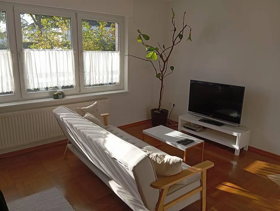 Wohnung Im Gruenen In Messenaehe Meerbusch